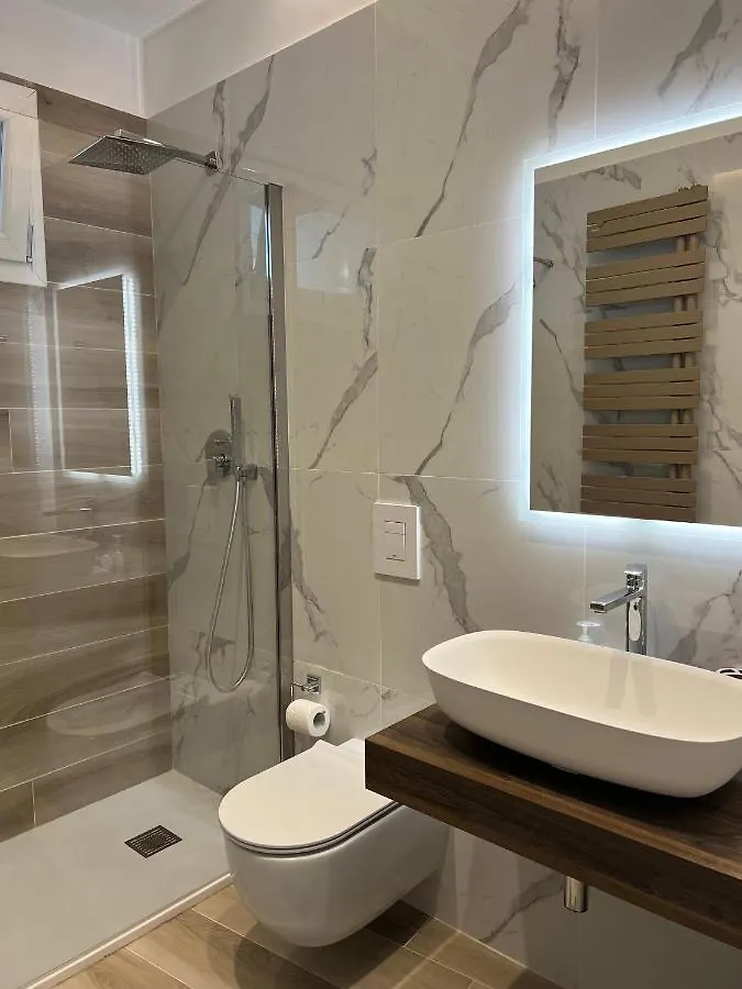 Tulip Luxury Howme Bari 0*,  Italië