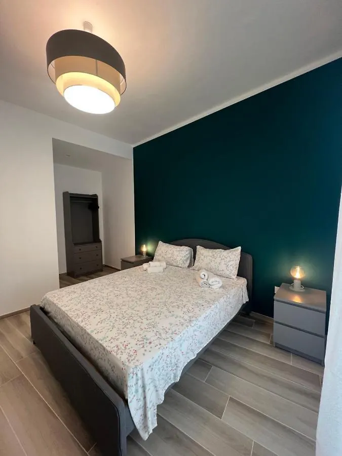 Tulip Luxury Howme Bari 0*,  Italië